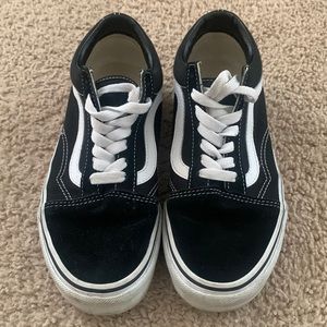 Women’s black and white old skool vans